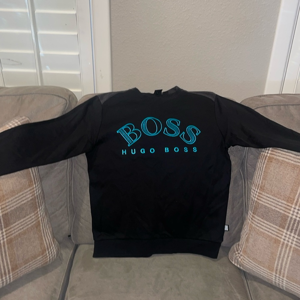 Like new, no stains or tears, only used twice, the color is intact